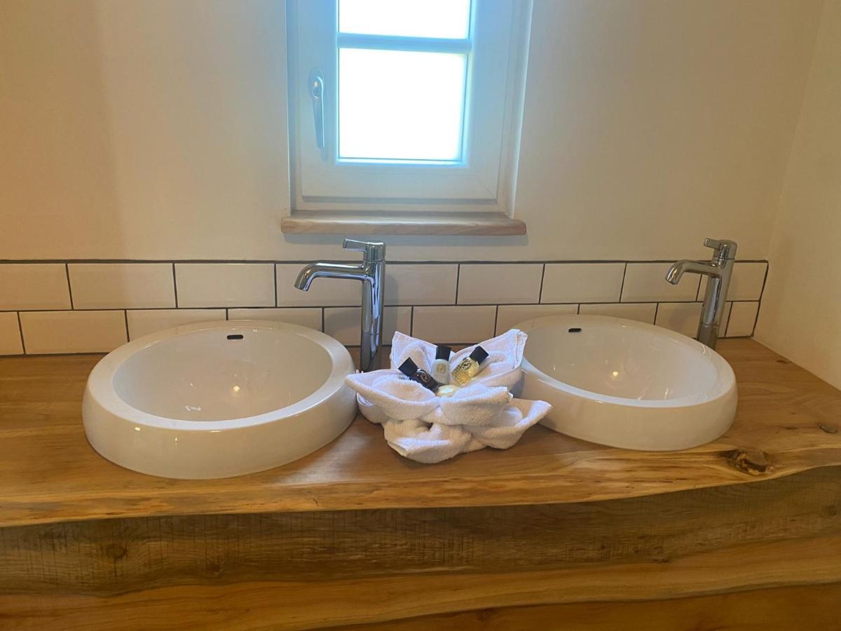 ホテルThe Holford Arms Chalets And Glamping ディドマートン エクステリア 写真