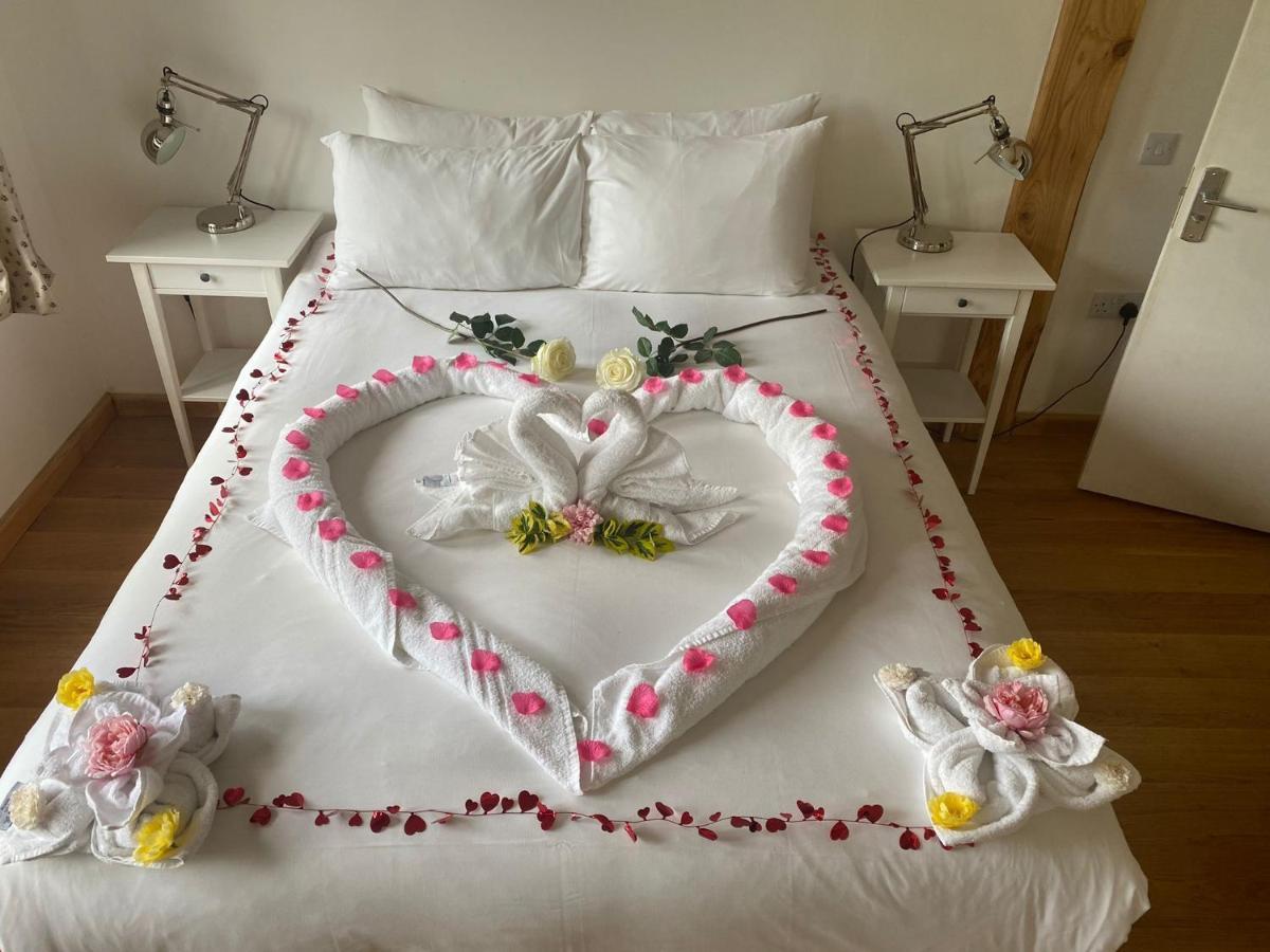 ホテルThe Holford Arms Chalets And Glamping ディドマートン エクステリア 写真