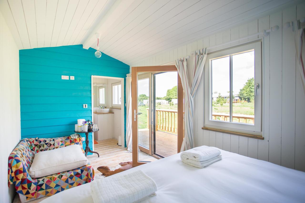 ホテルThe Holford Arms Chalets And Glamping ディドマートン エクステリア 写真